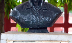 Mangei Gomanngo Statue, creator of the Sorang Sompeng Alphabet Mangei Gomanngo Statue