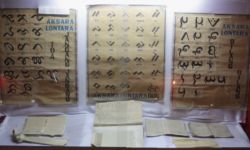 Script Comparison of Makasar (left), Lontara (center), and Bilang-bilang (right) Makasar, Lontara, and Bilang-bilang