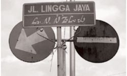 Street Sign Showing Sundanese and Latin Script Equivalent Sundanese Street Sign